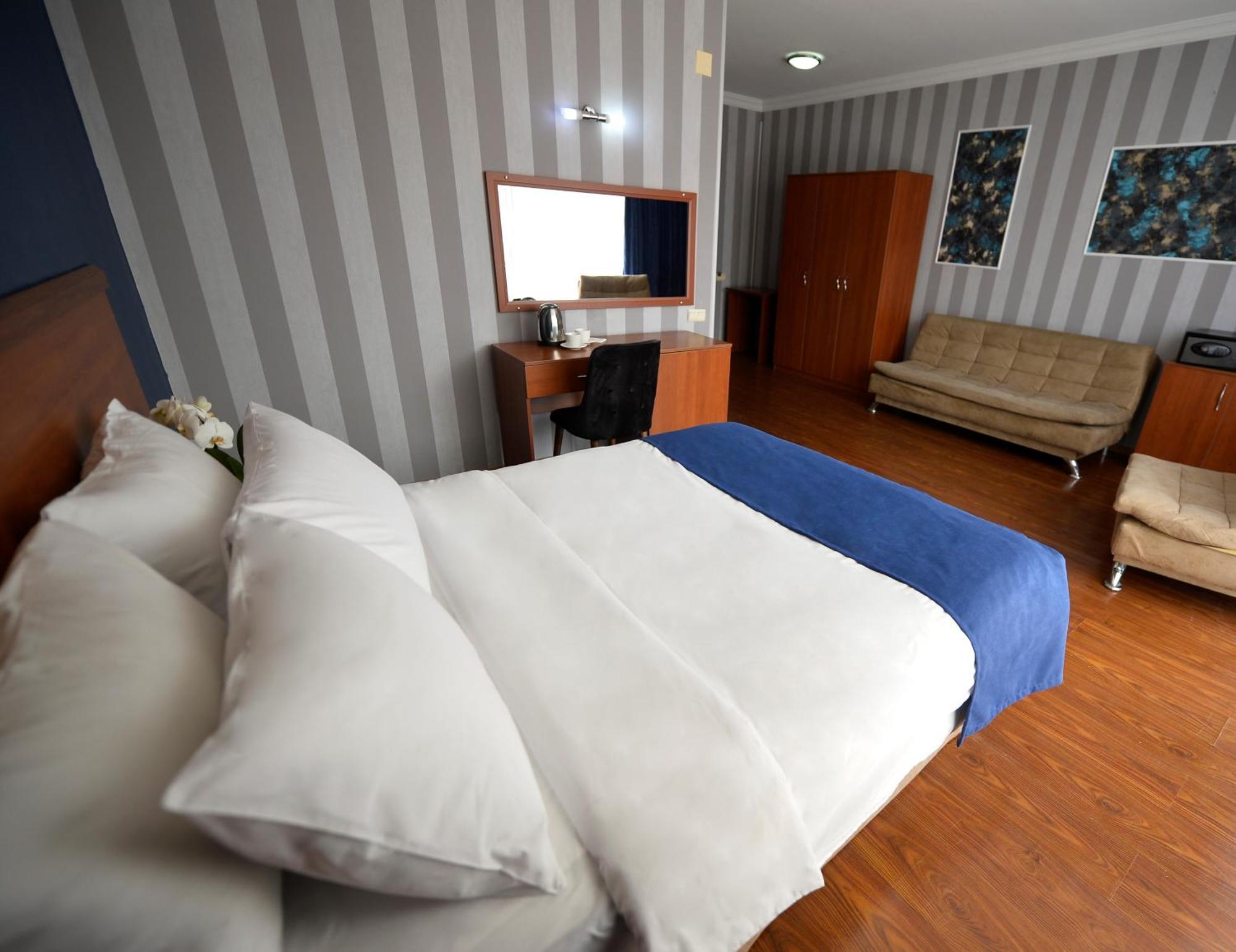 Aura Boutique Hotel Batumi Zimmer foto
